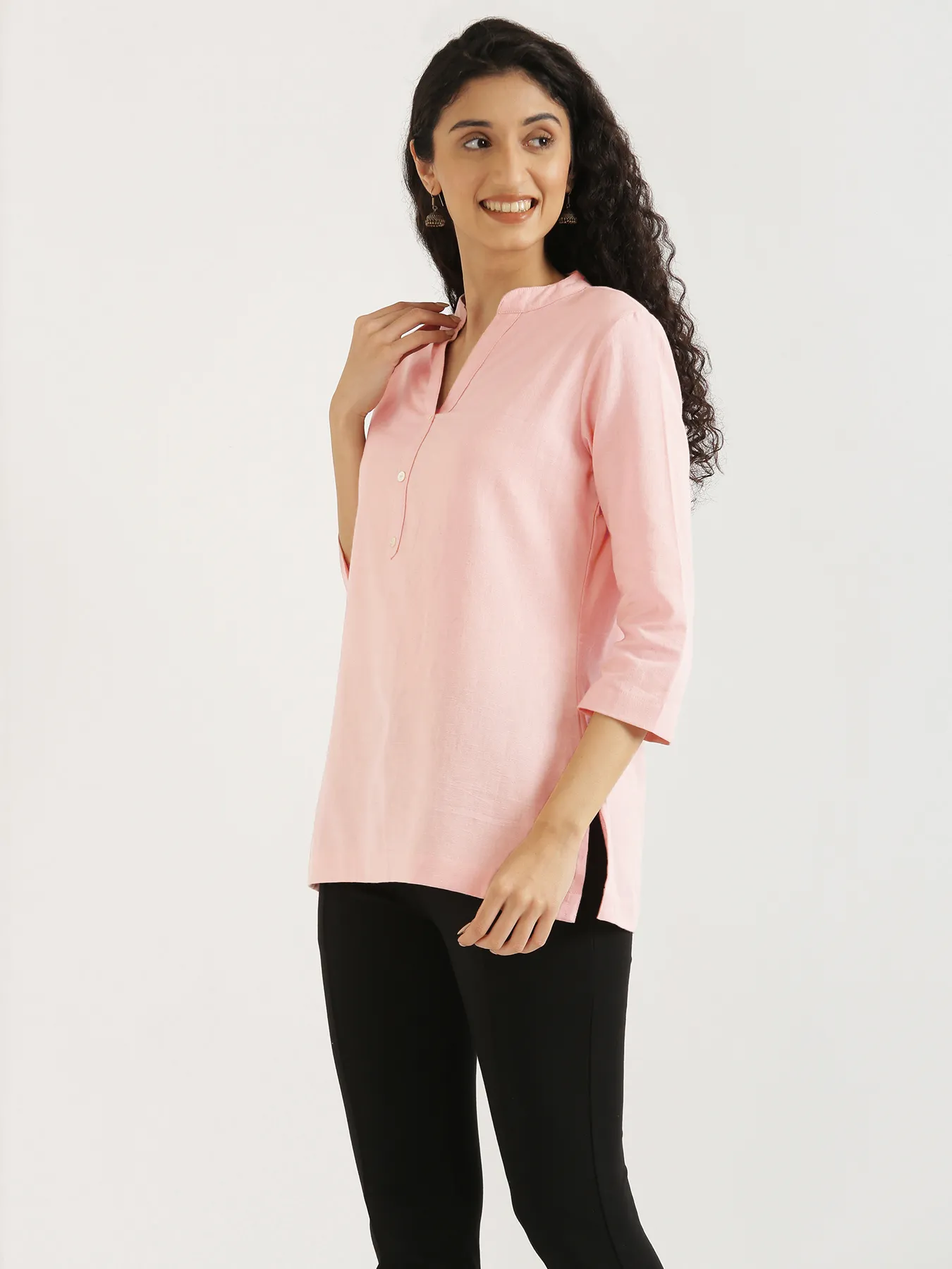 Women Salmon Pink Airy Linen Short Kurta - Image 9