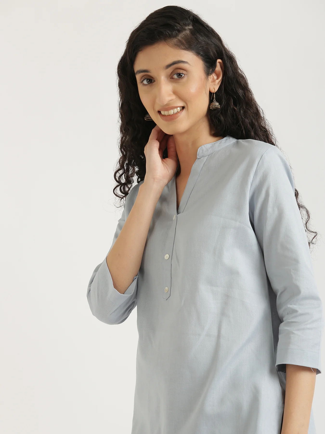 Women Sky Blue Airy Linen Short Kurta & Peacock Blue Cotton Pant Set - Image 10