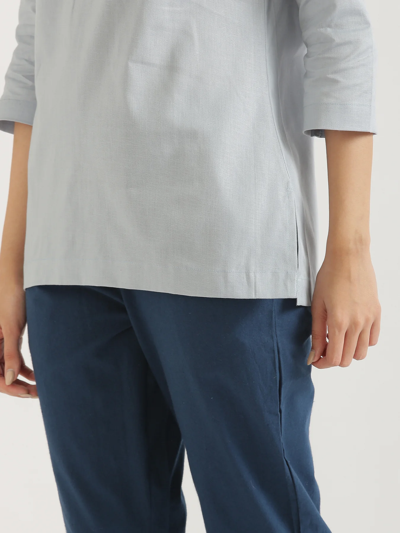 Women Sky Blue Airy Linen Short Kurta & Peacock Blue Cotton Pant Set - Image 9