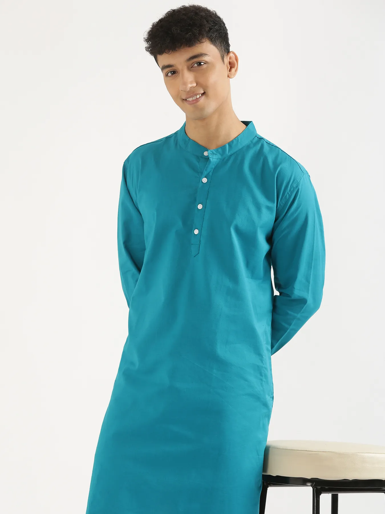 Men Teal Airy Linen Long Kurta - Image 4