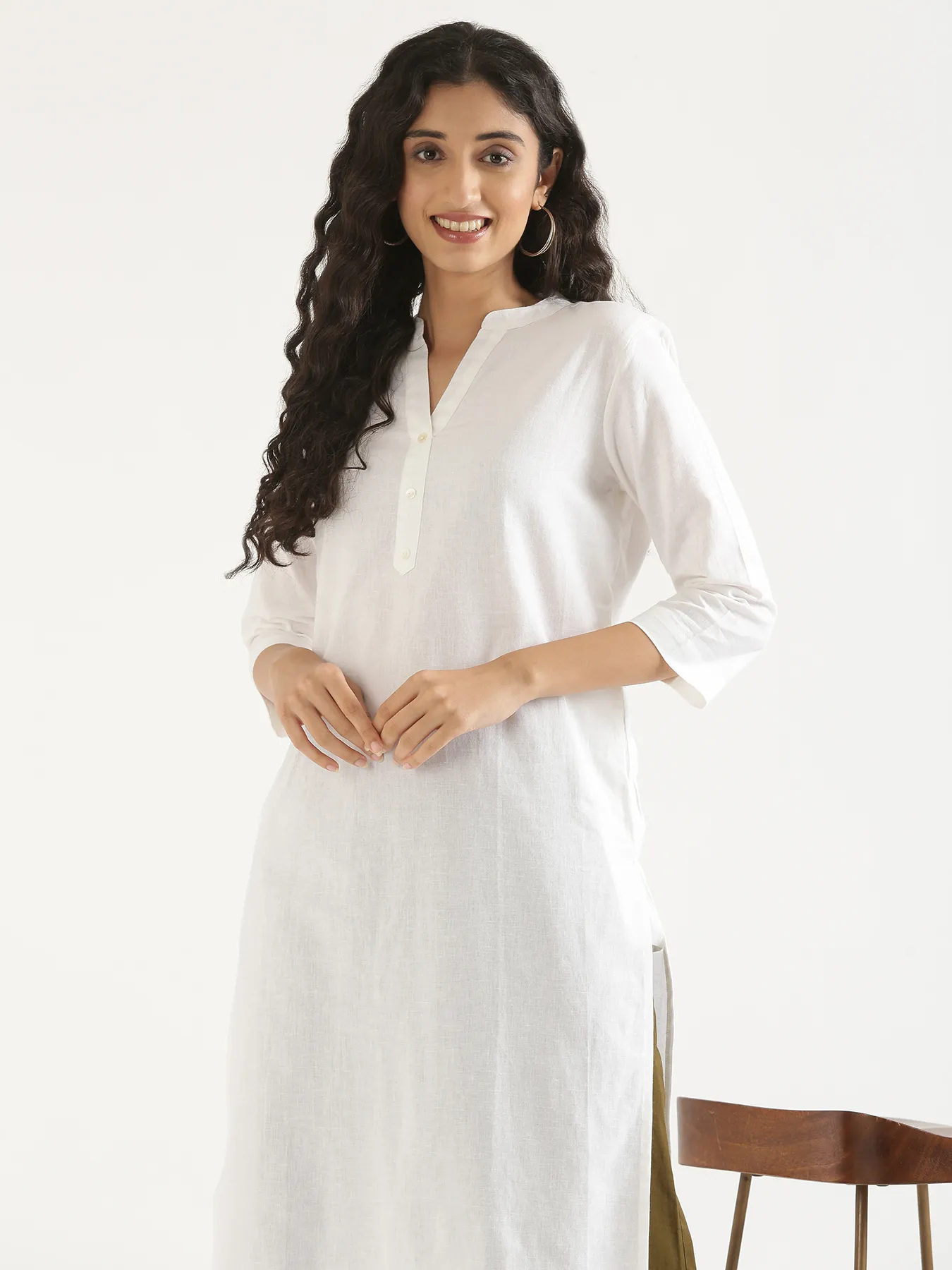 Women White Airy Linen Long Kurta - Image 3