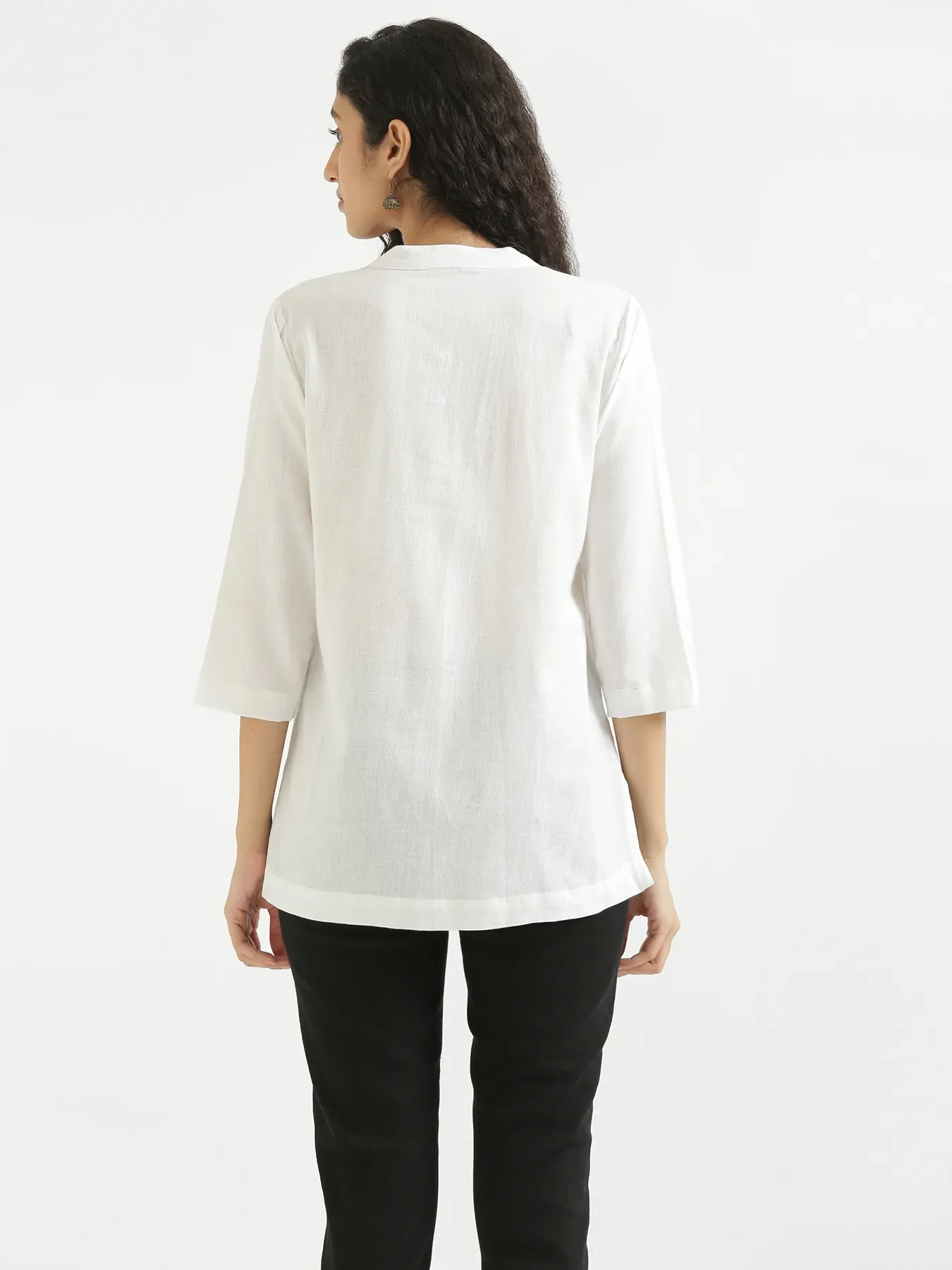 Women White Airy Linen Short Kurta - Image 5