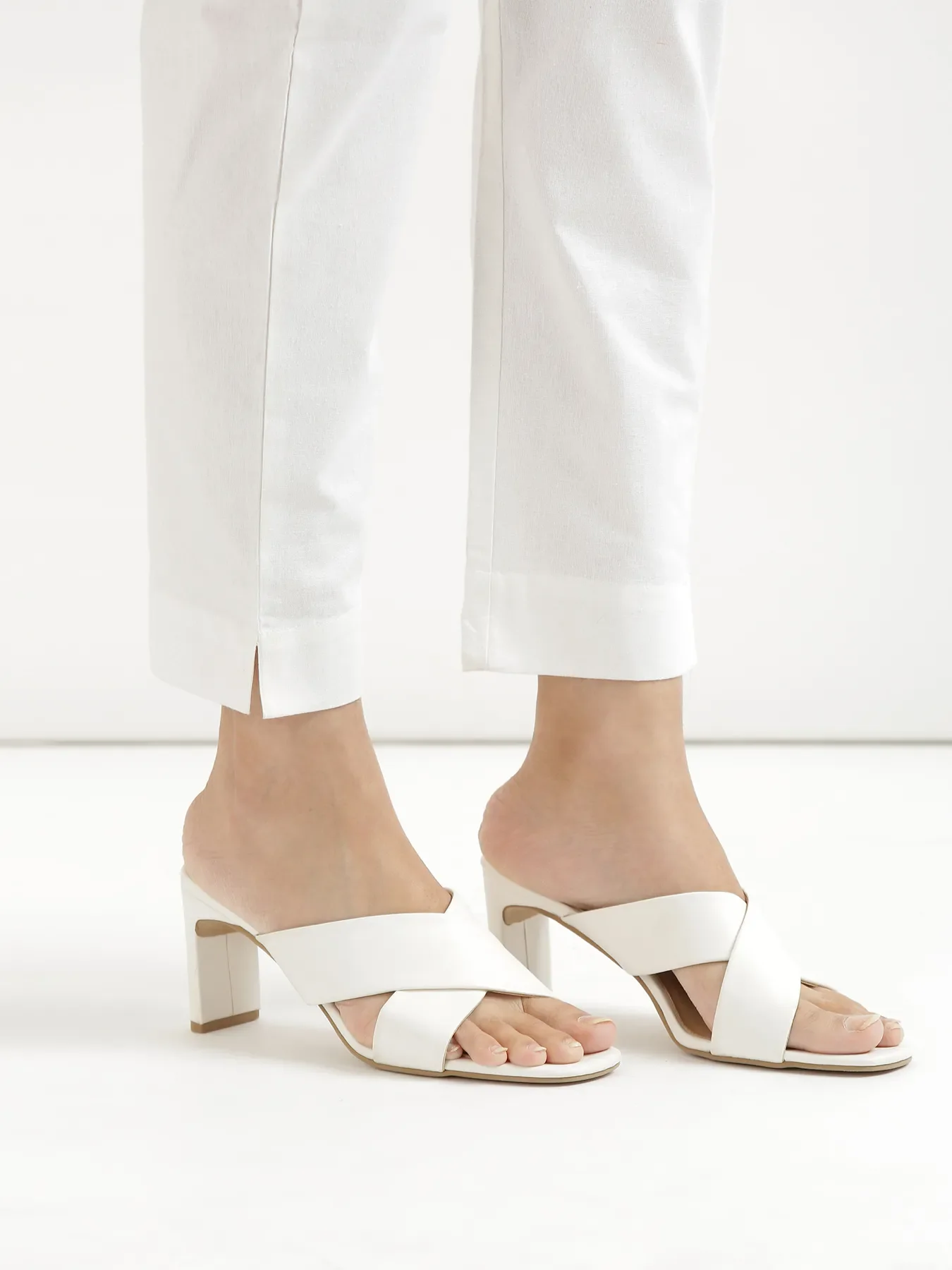 Women White Cotton Pant - Image 11