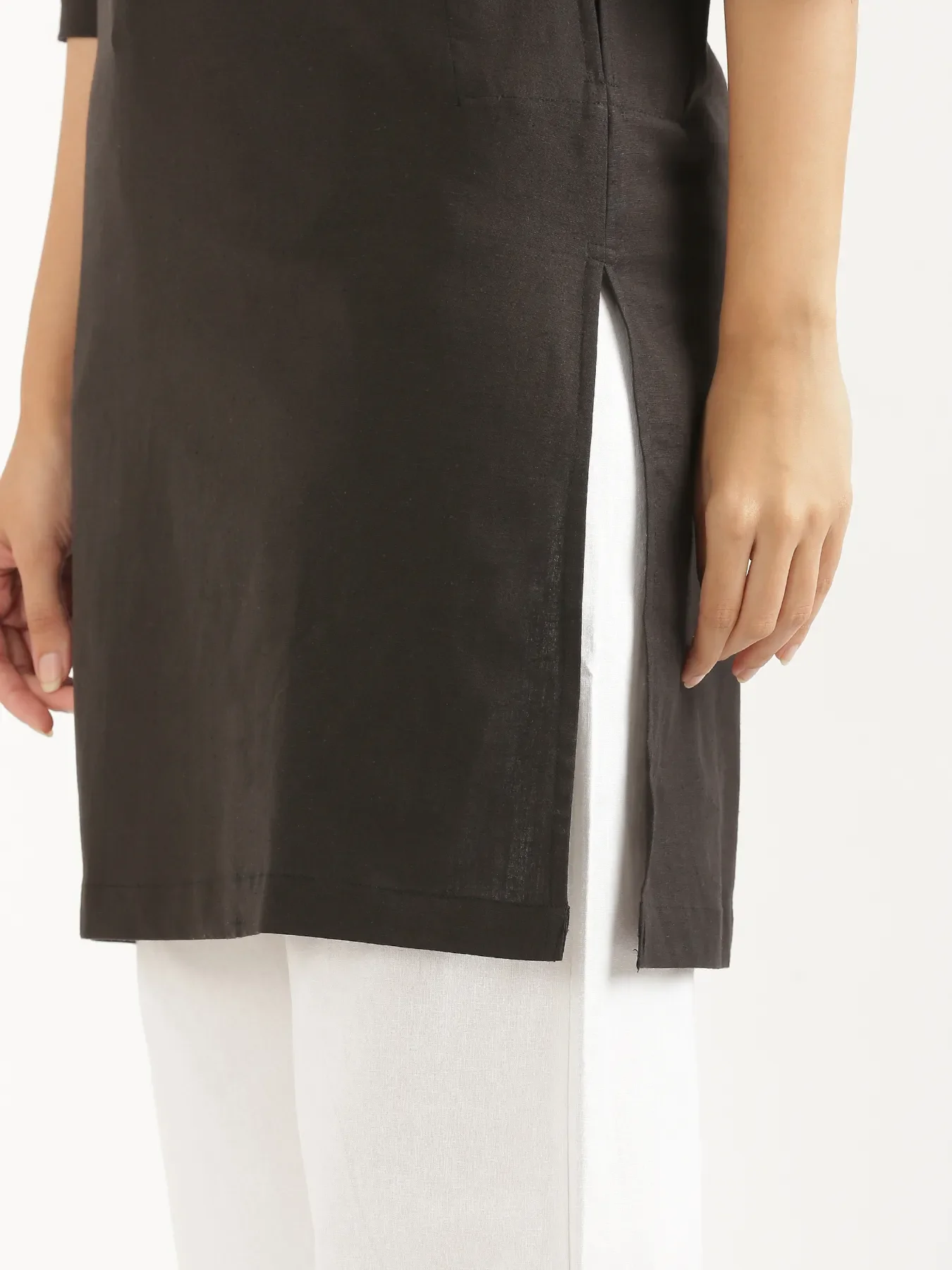 Women Black Airy Linen Mid Thigh Length Kurta - Image 12
