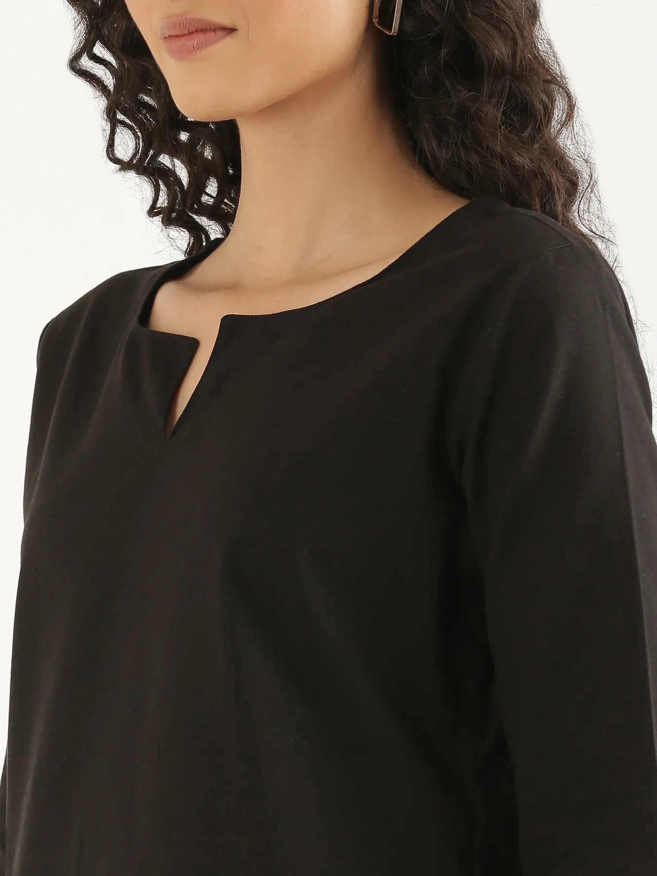Women Black Airy Linen Split Neck Short Kurta - Image 6