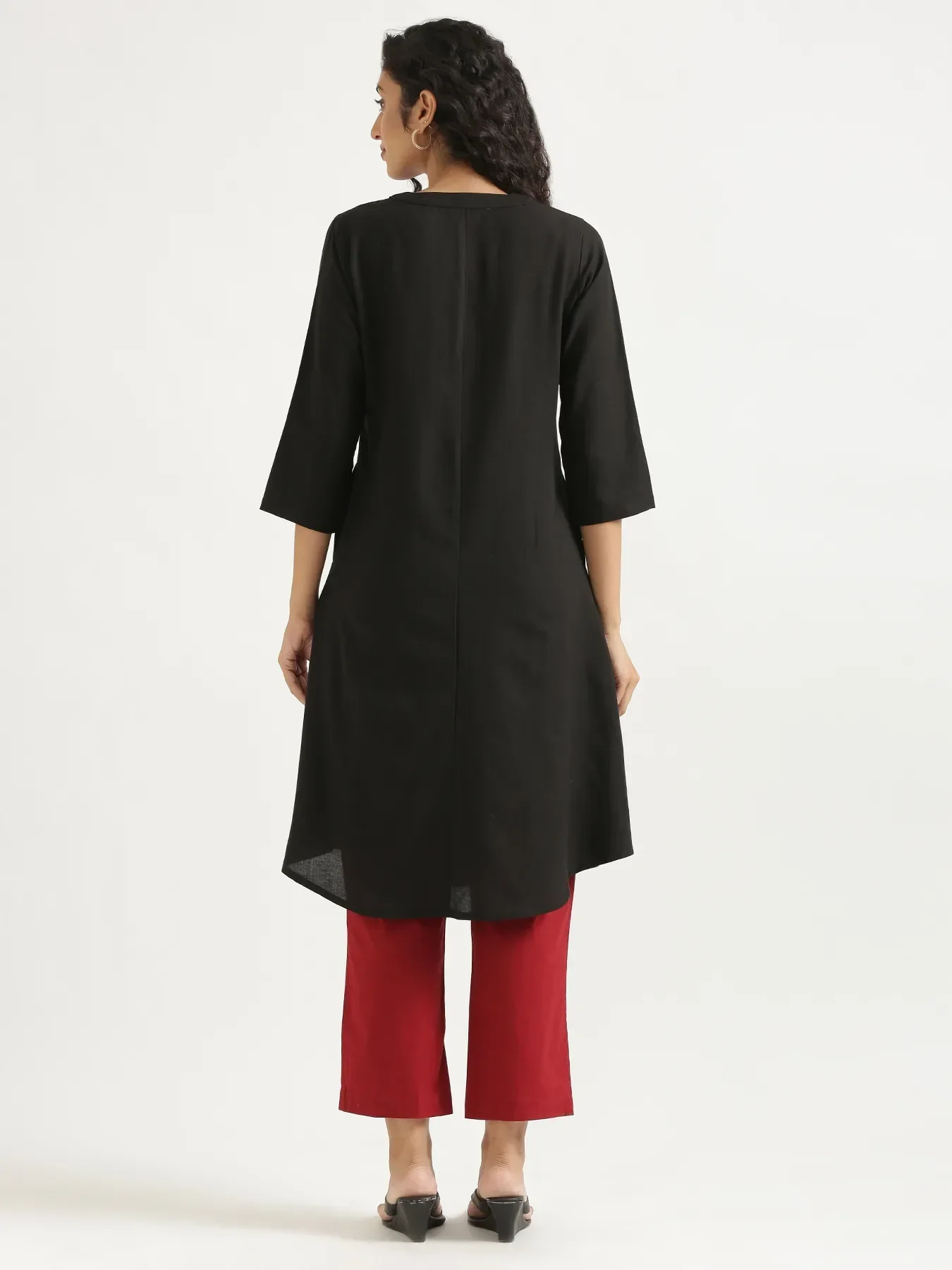 Women Black Flowy Linen A-Line Long Kurta - Image 7