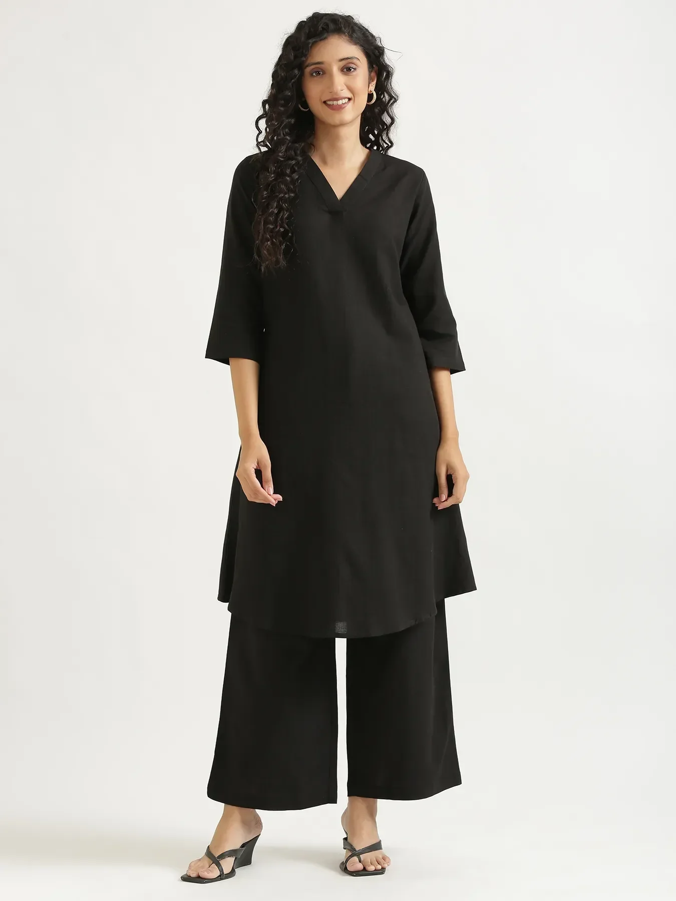 Women Black Flowy Linen Kurta Set