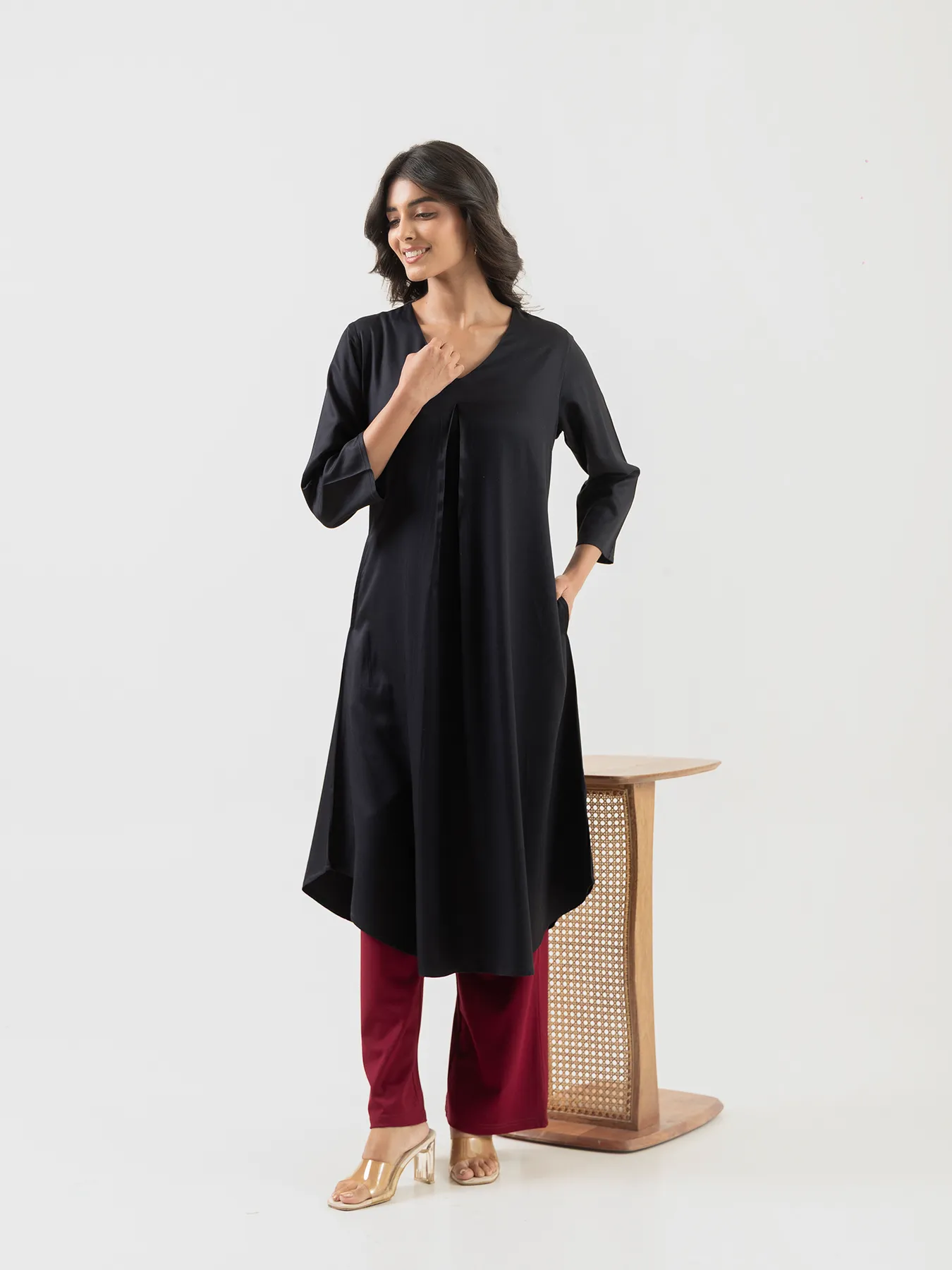 Women Black Flowy Pleated Kurta - Image 7
