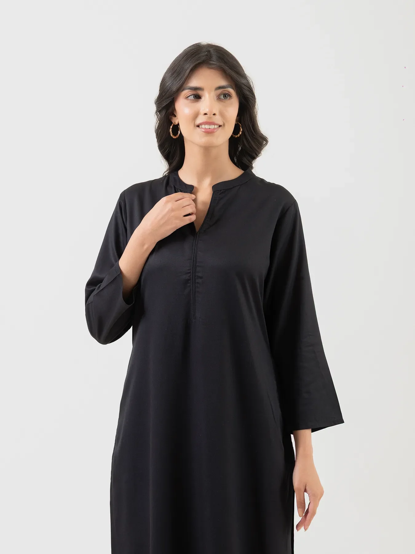 Women Black Flowy Straight Long Kurta - Image 2