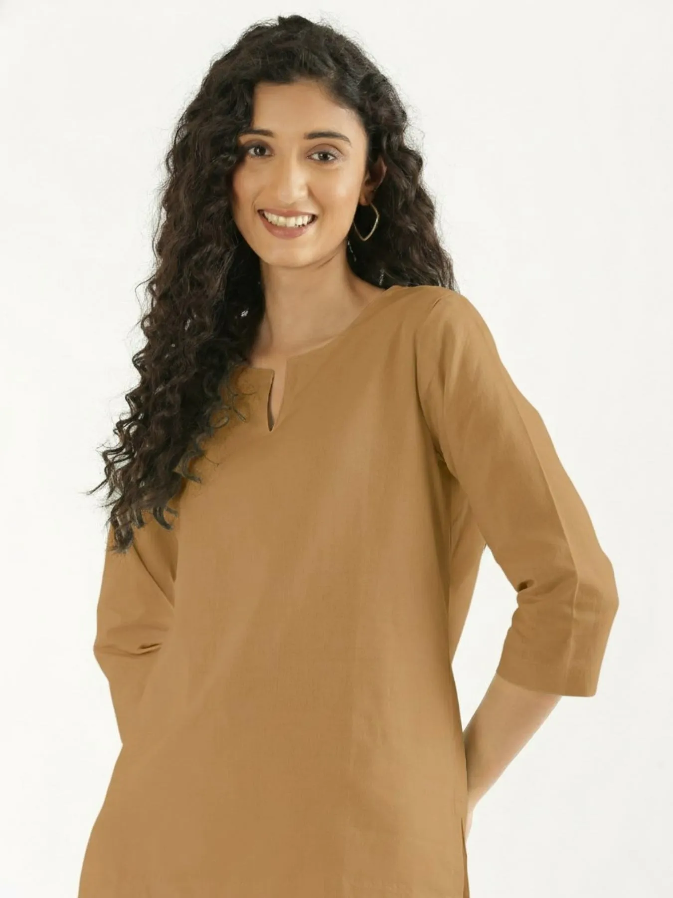 Women Coffee Brown Airy Linen Split Neck Short Kurta - Image 4