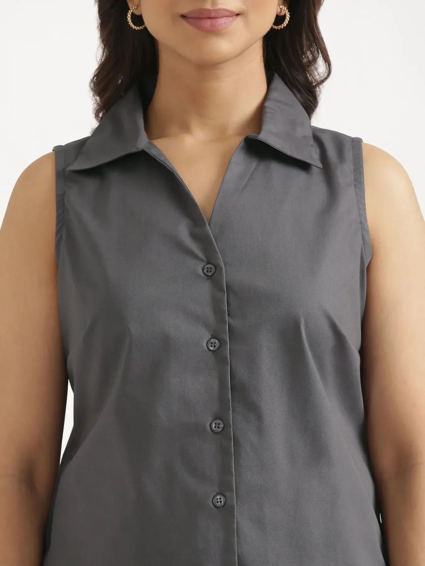 Women Dark Grey Better Cotton Sleeveless Shirt & Ecru Airy Linen Straight Pant - Image 5