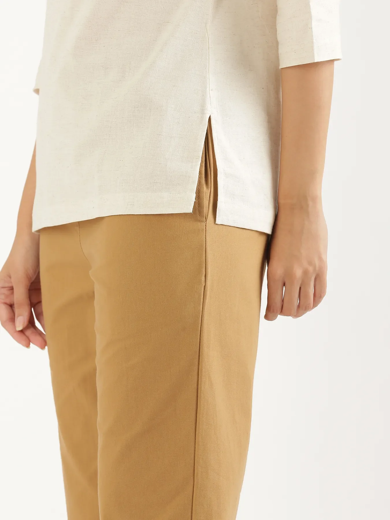 Women Ecru Airy Linen Split Neck Short Kurta - Image 8