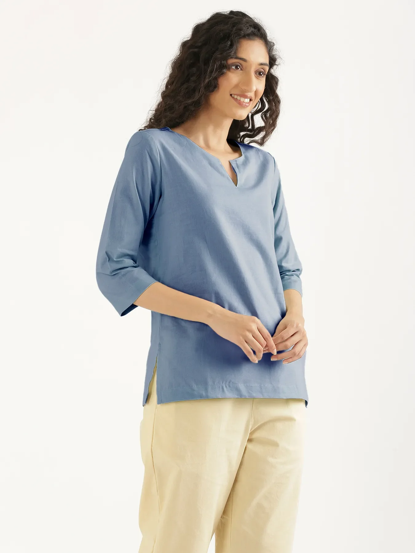 Women English Blue Airy Linen Split Neck Short Kurta - Image 4