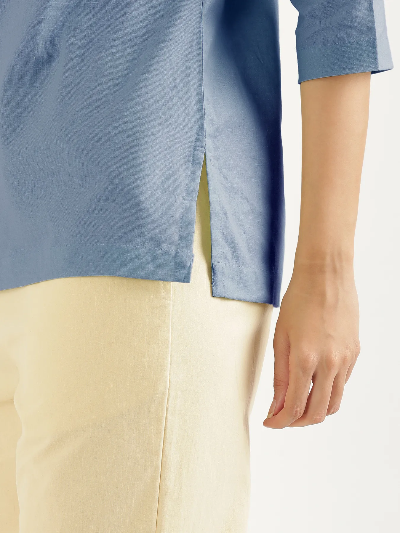 Women English Blue Airy Linen Split Neck Short Kurta - Image 7