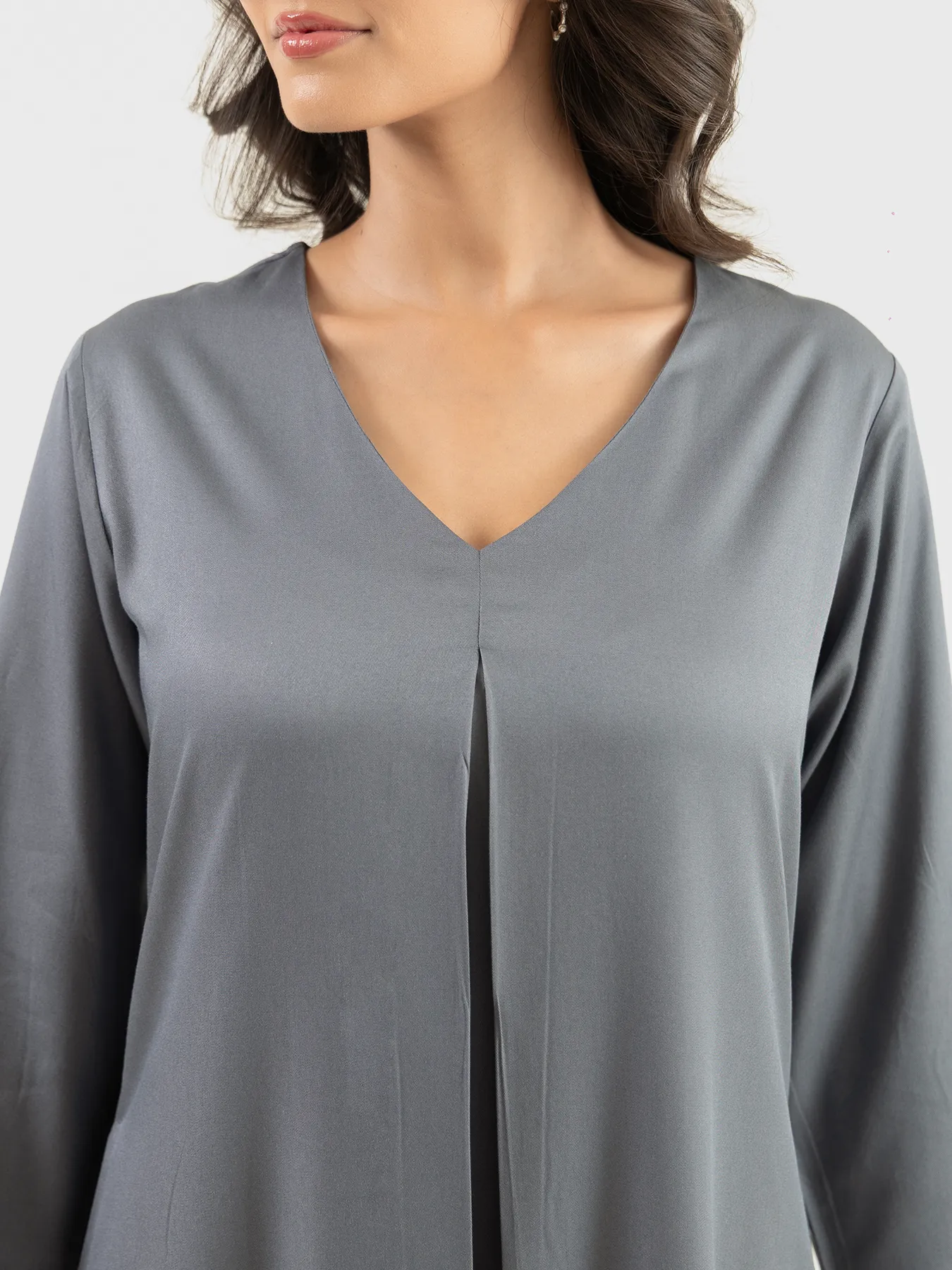 Women Grey Flowy Pleated Kurta - Image 4