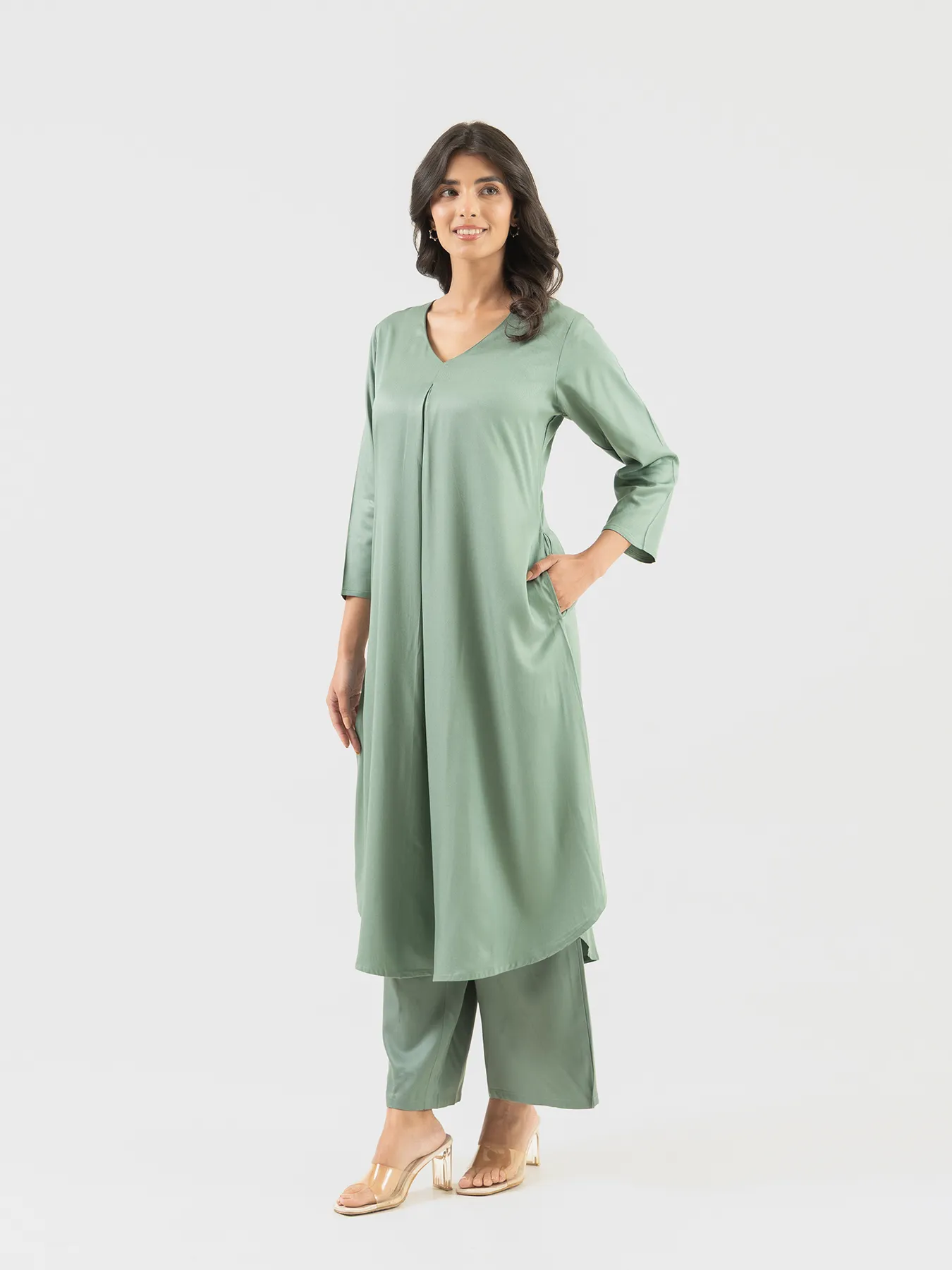 Women Jade Flowy Pleated Kurta - Image 3
