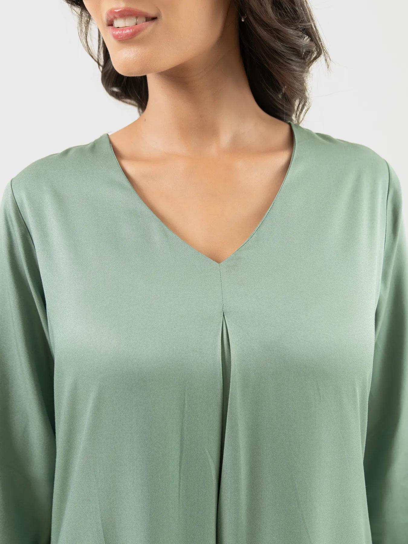 Women Jade Flowy Pleated Kurta - Image 5