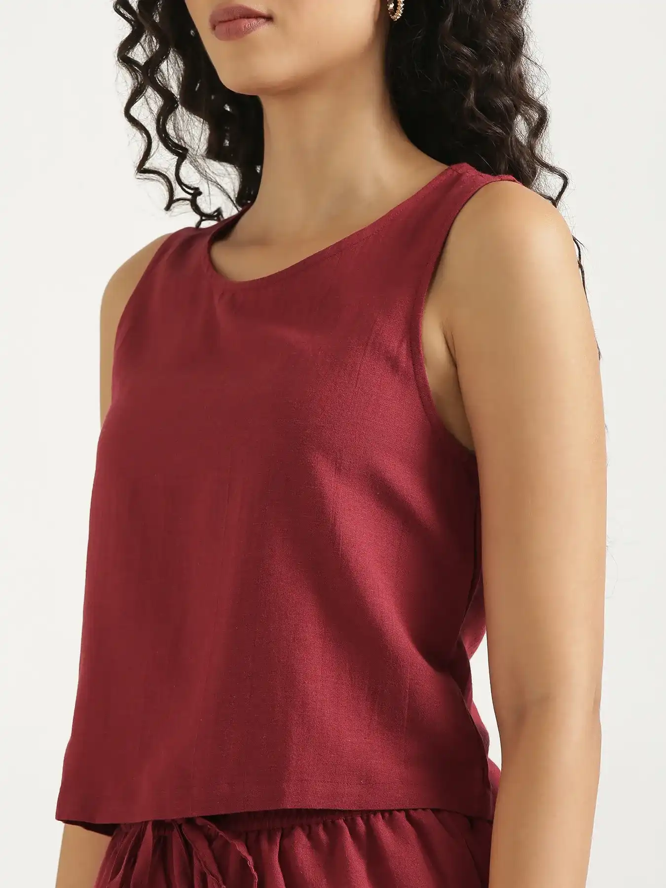 Women Maroon Flowy Linen Crop Top - Image 6