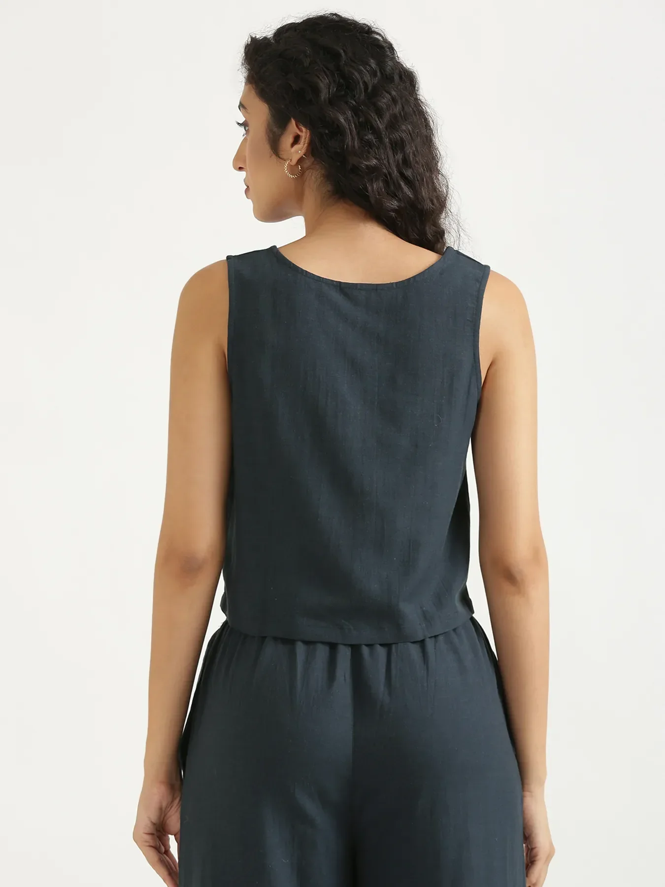 Women Navy Blue Flowy Linen Crop Top - Image 7