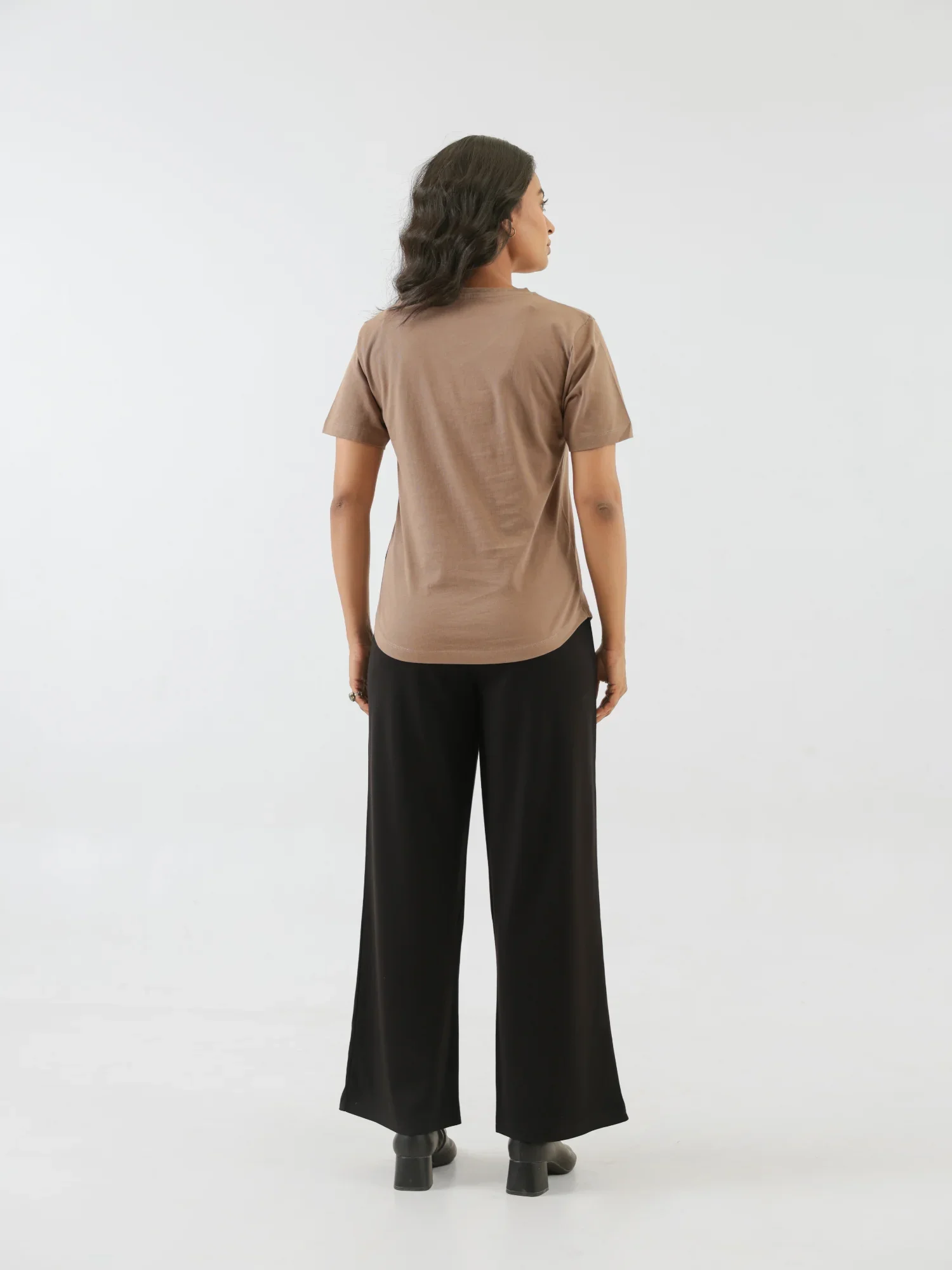 Women Mesa Taupe V-neck T-shirt - Image 6