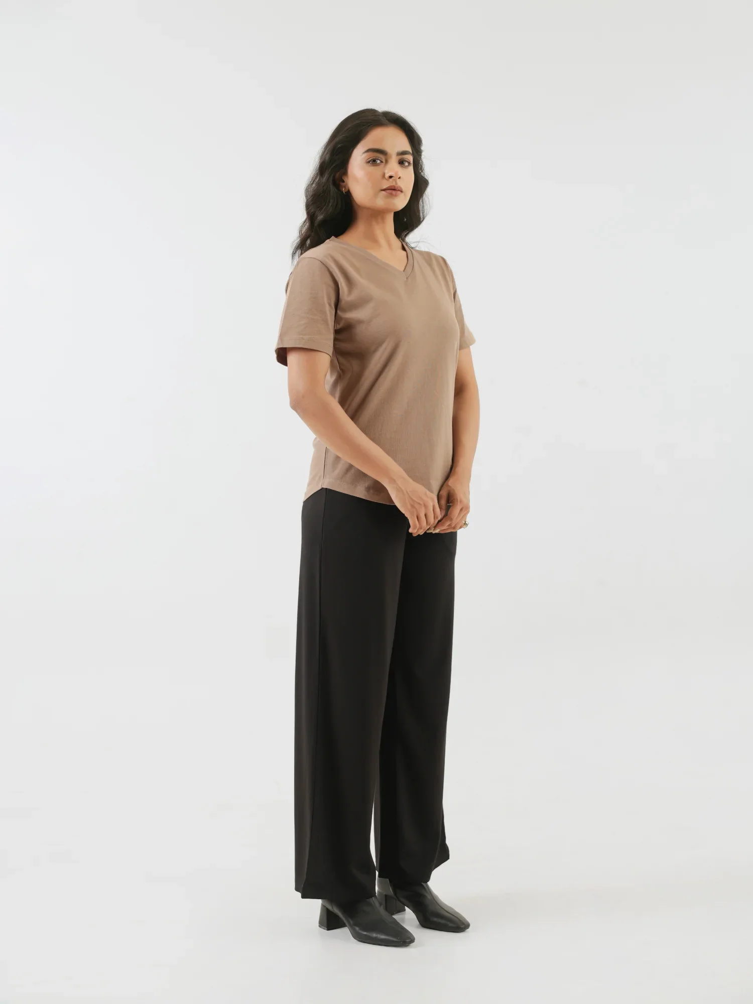 Women Mesa Taupe V-neck T-shirt - Image 7