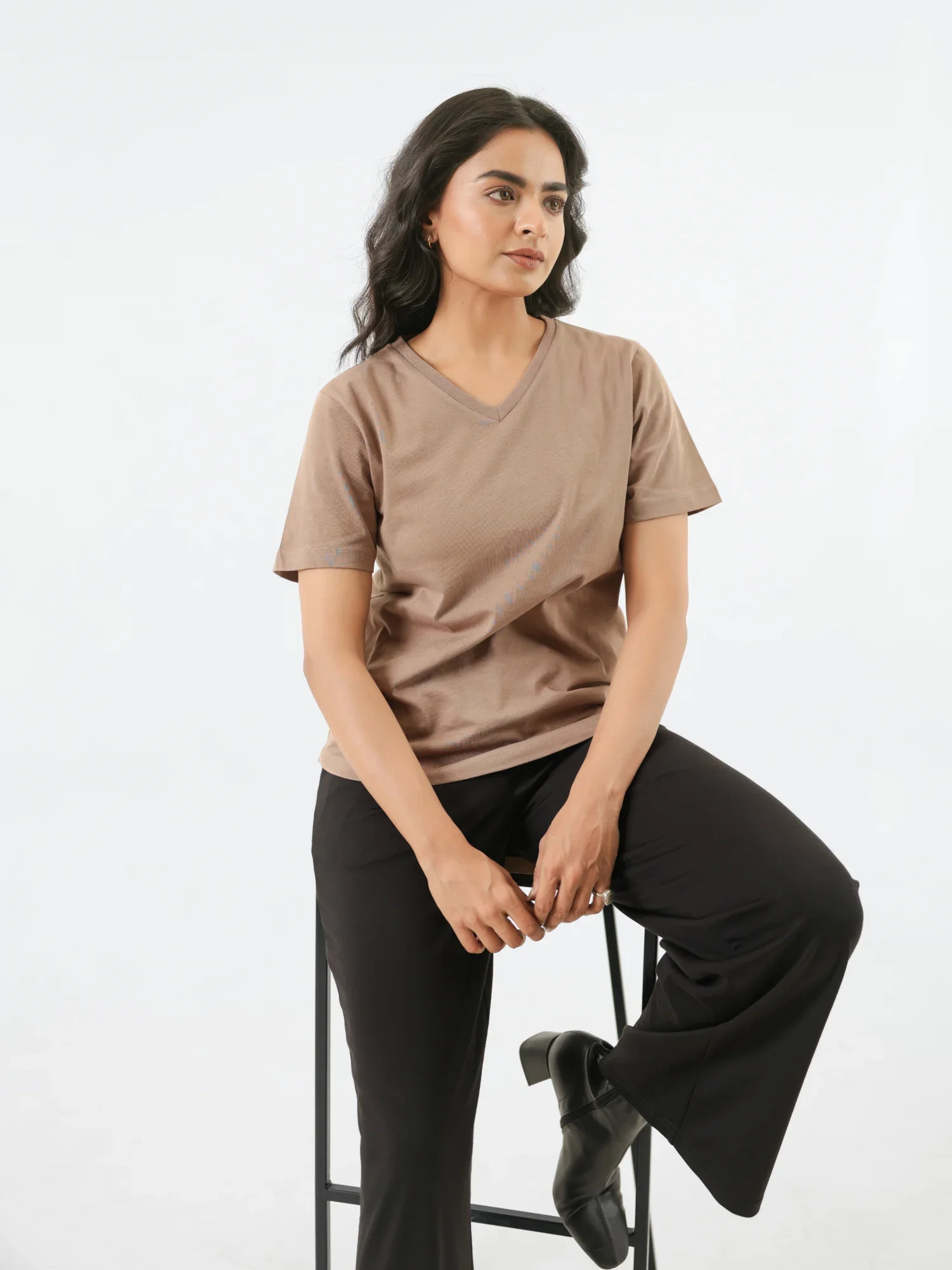 Women Mesa Taupe V-neck T-shirt - Image 9