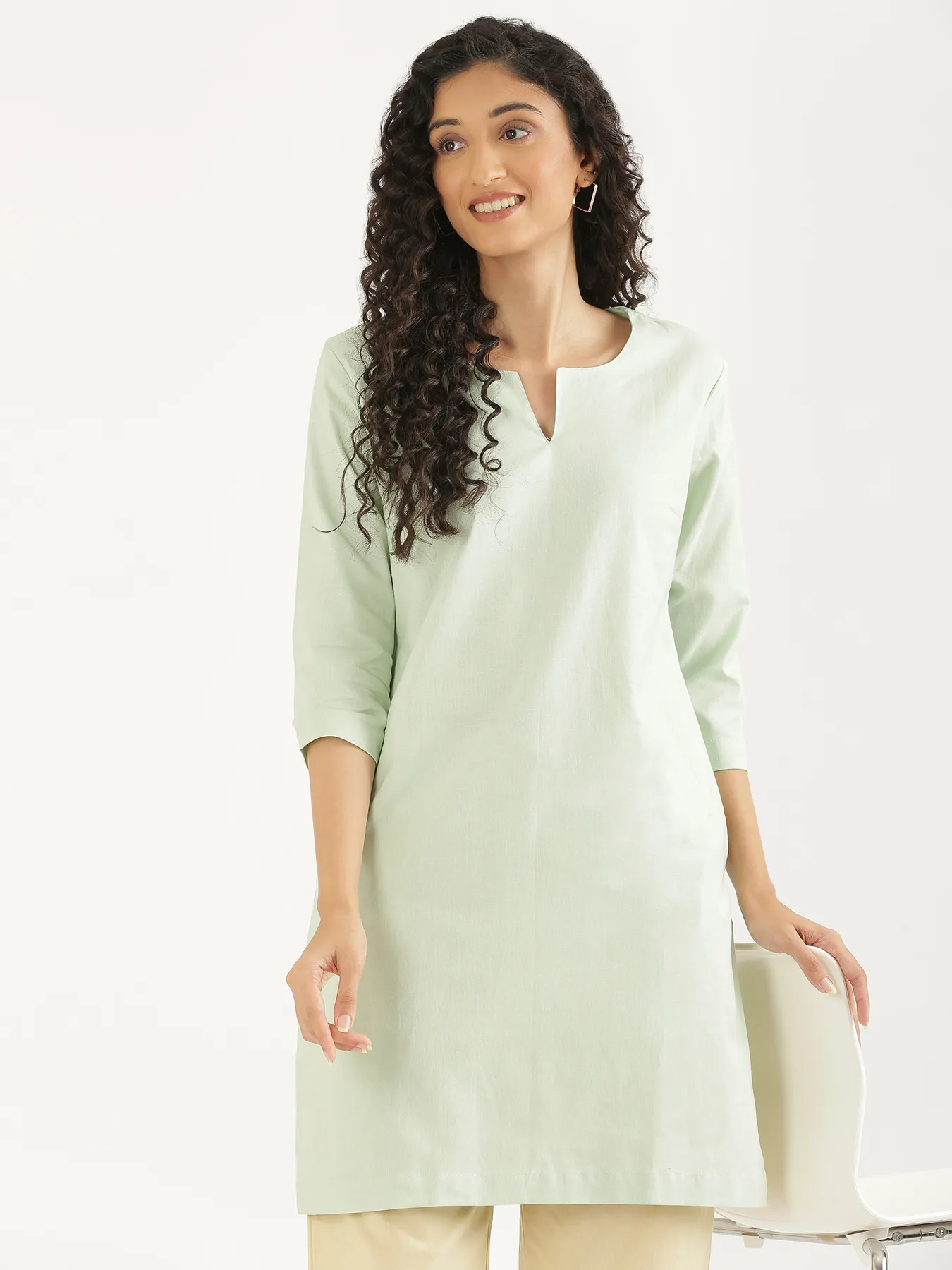 Women Mint Green Airy Linen Mid Thigh Length Kurta - Image 3