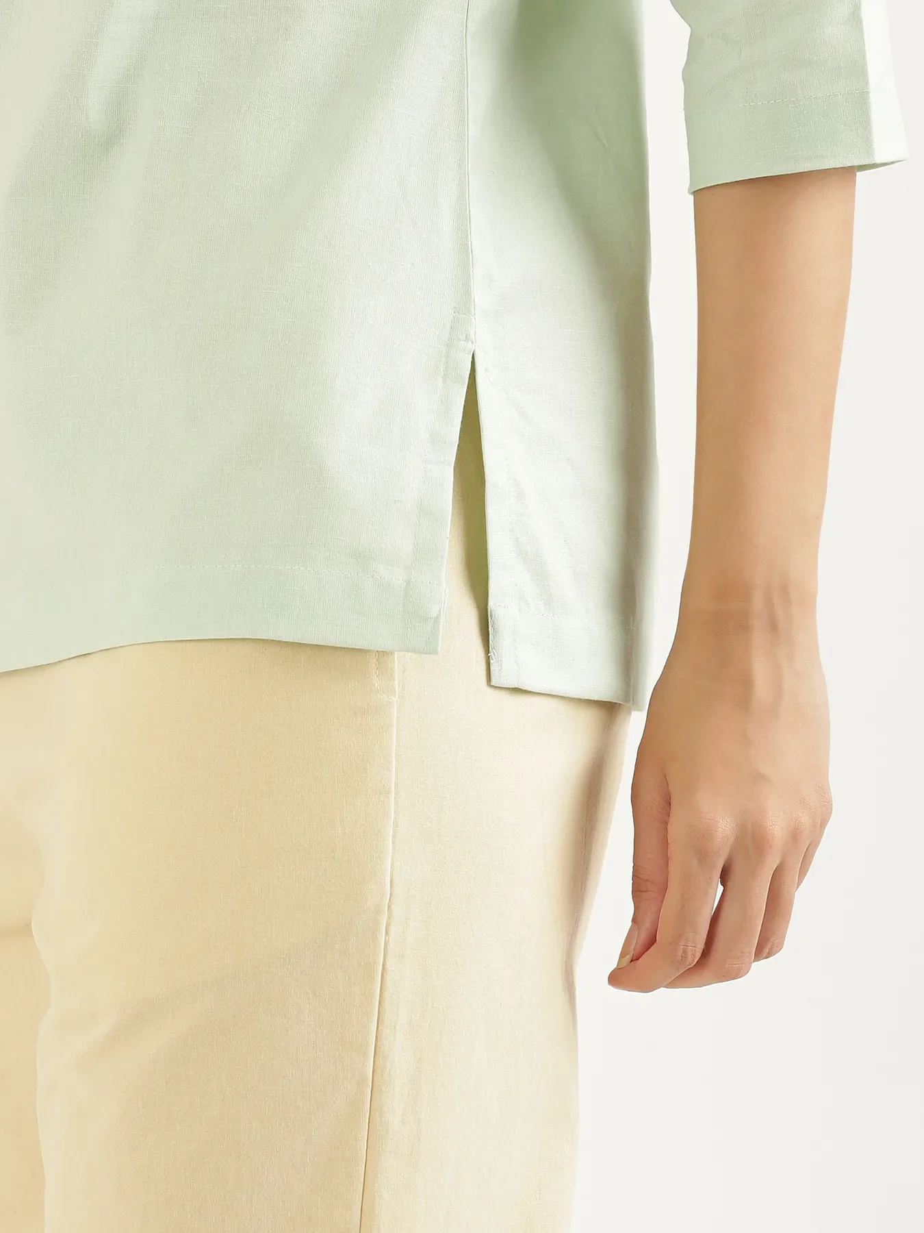 Women Mint Green Airy Linen Split Neck Short Kurta - Image 8