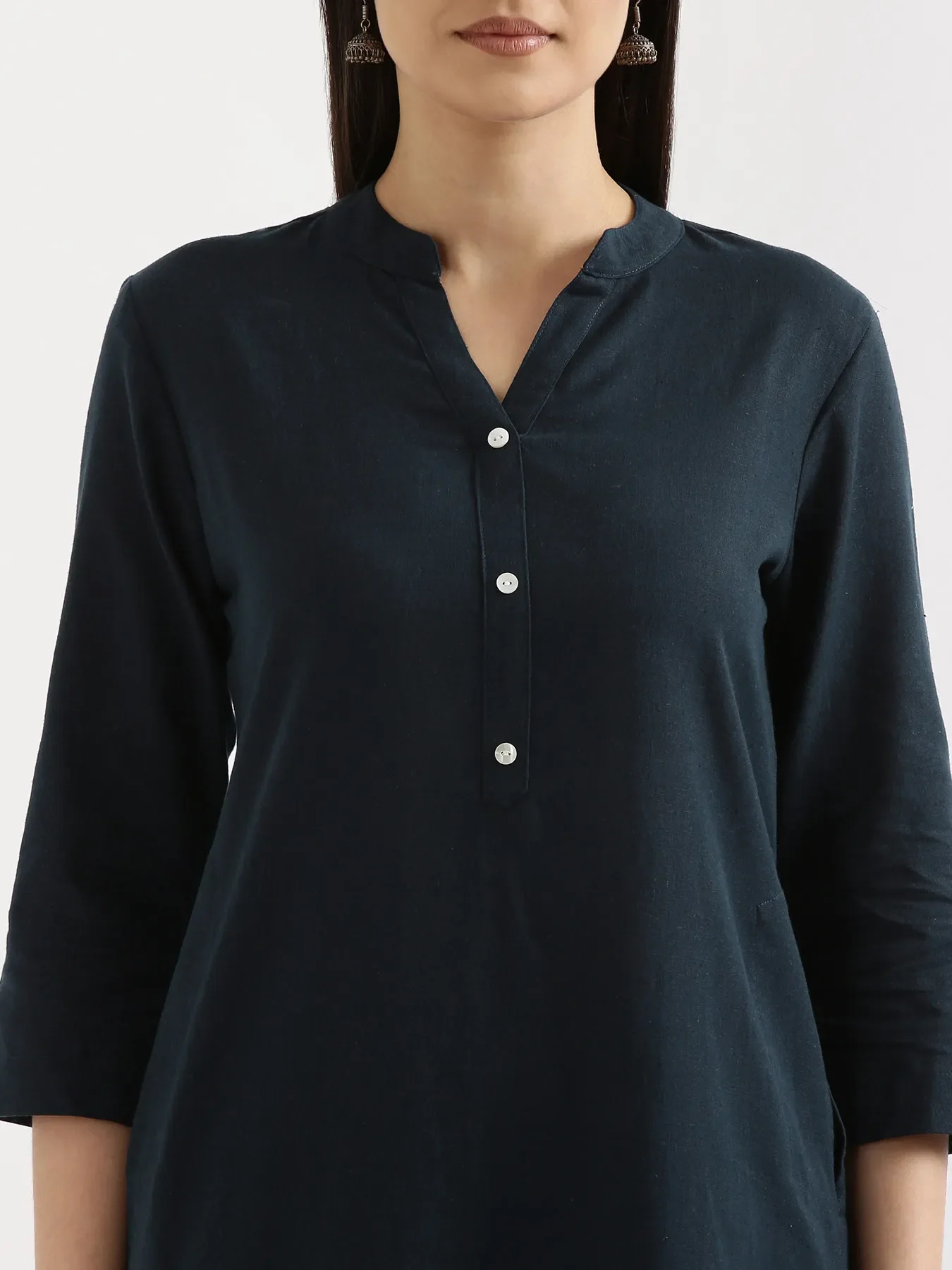 Women Navy Blue Airy Linen Long Kurta & English Blue Viscose Palazzo Pant Set - Image 5