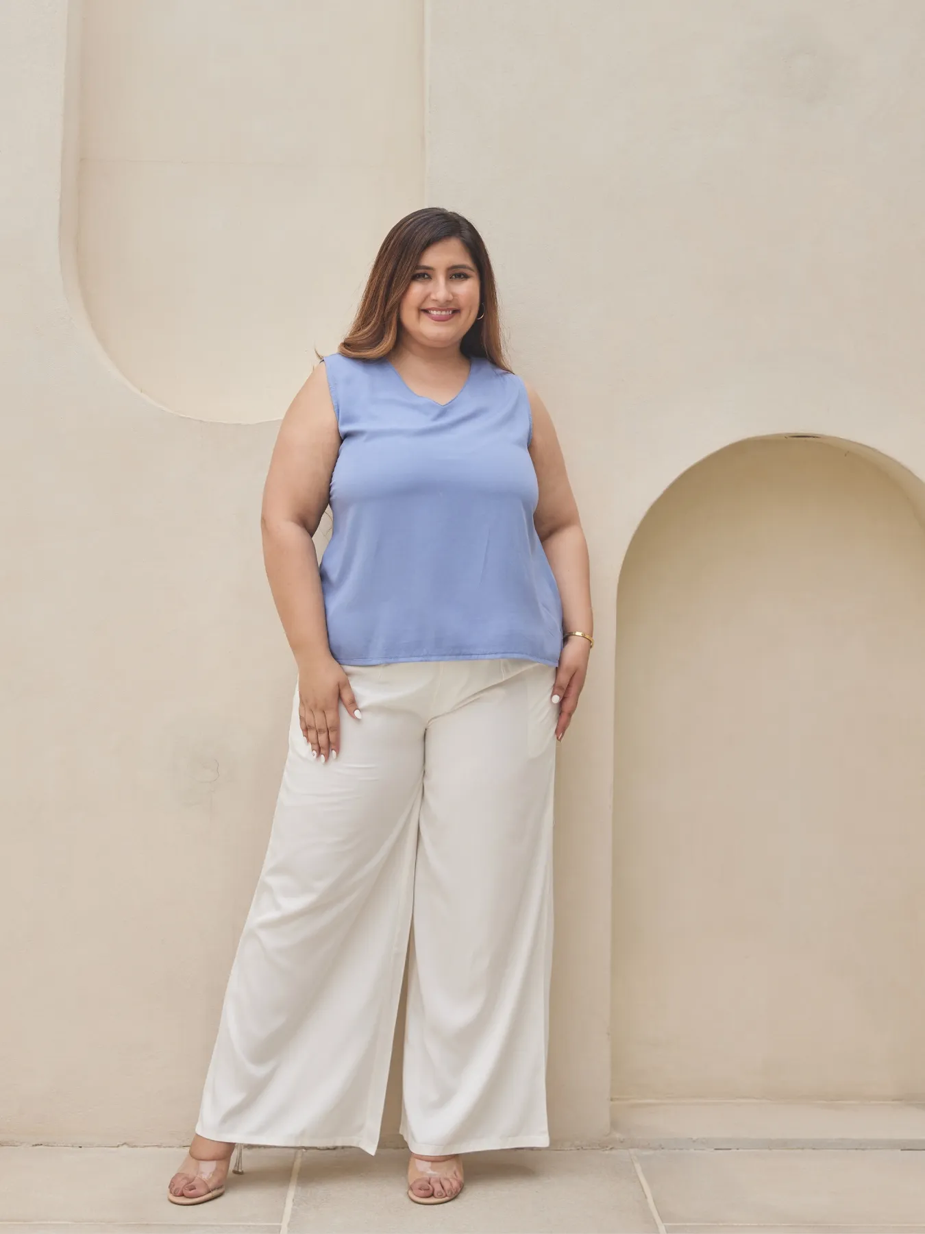 Women Plus Size English Blue V-Neck Sleeveless Top - Image 5
