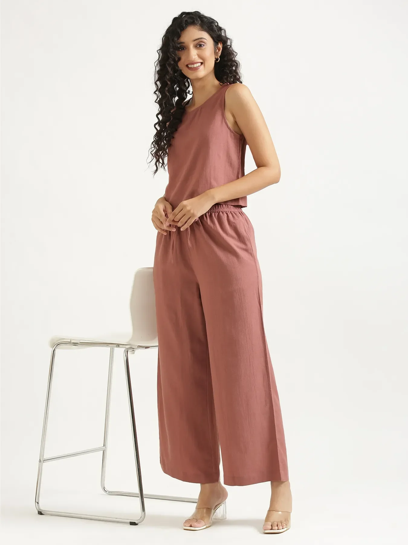 Women Rose Taupe Flowy Linen Pant Set - Image 3