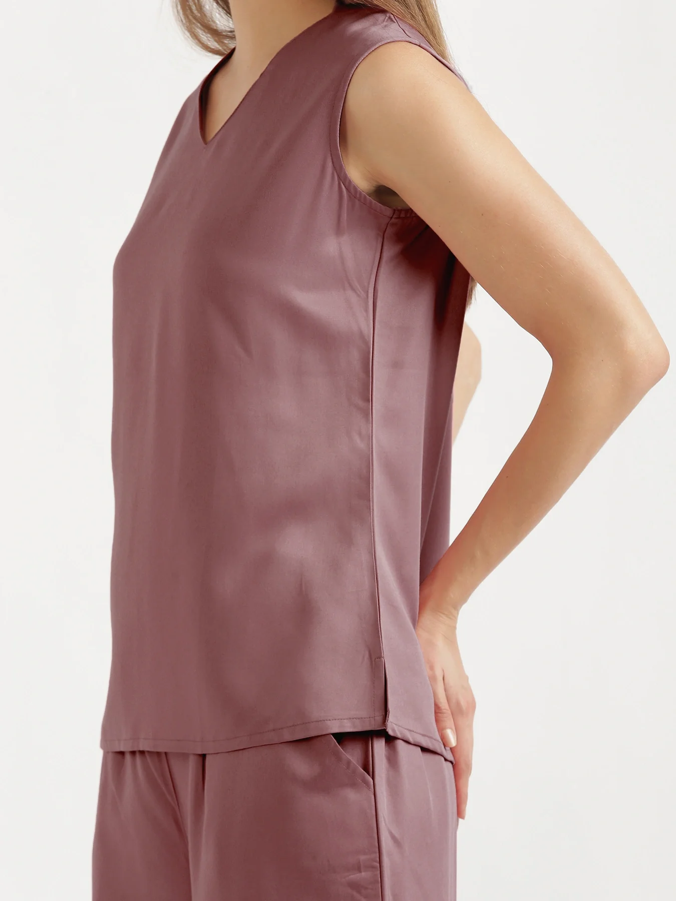 Women Rose Taupe V-Neck Sleeveless Top - Image 7