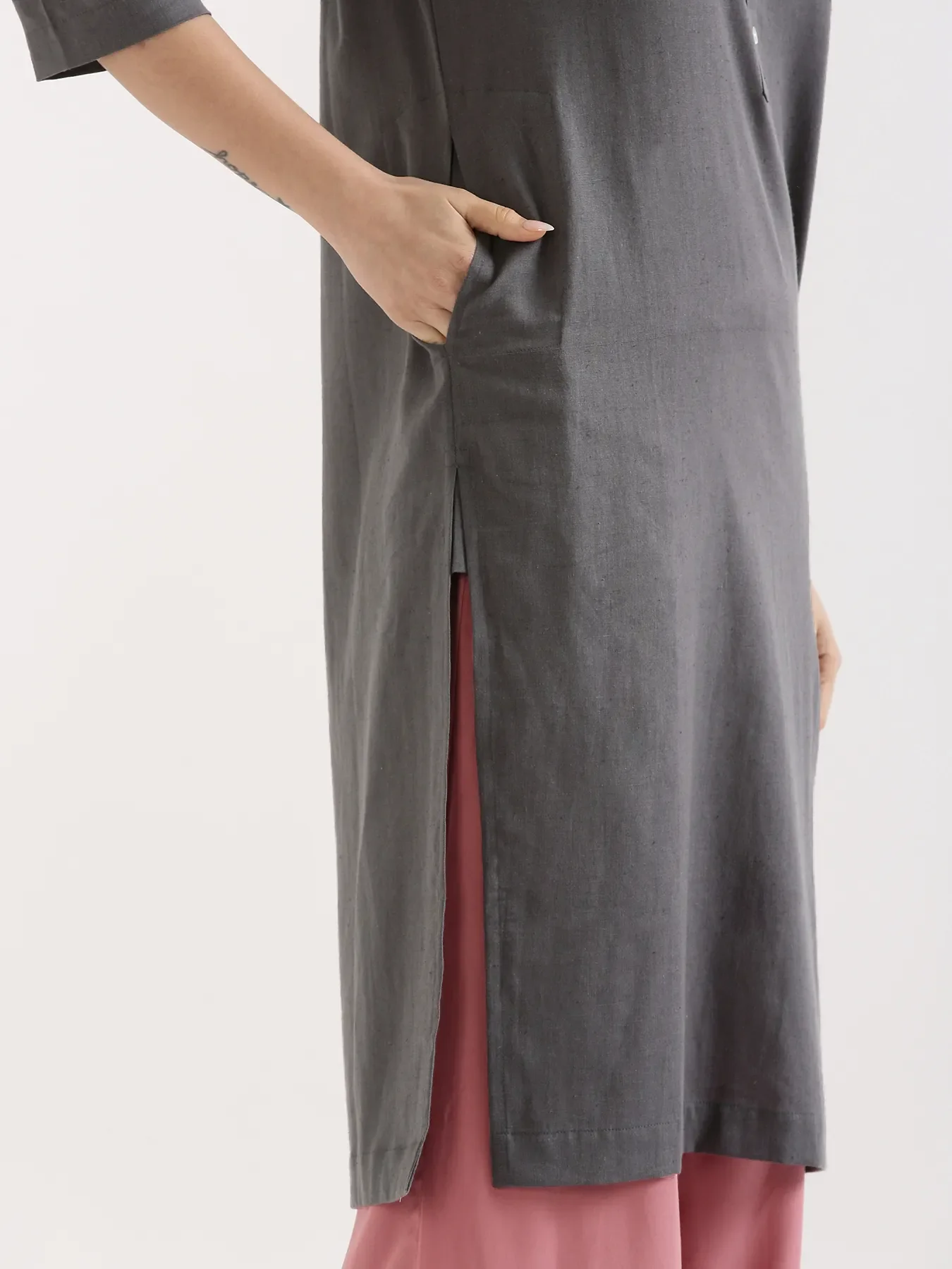 Women Slate Grey Airy Linen Long Kurta & Rose Viscose Palazzo Pant Set - Image 9