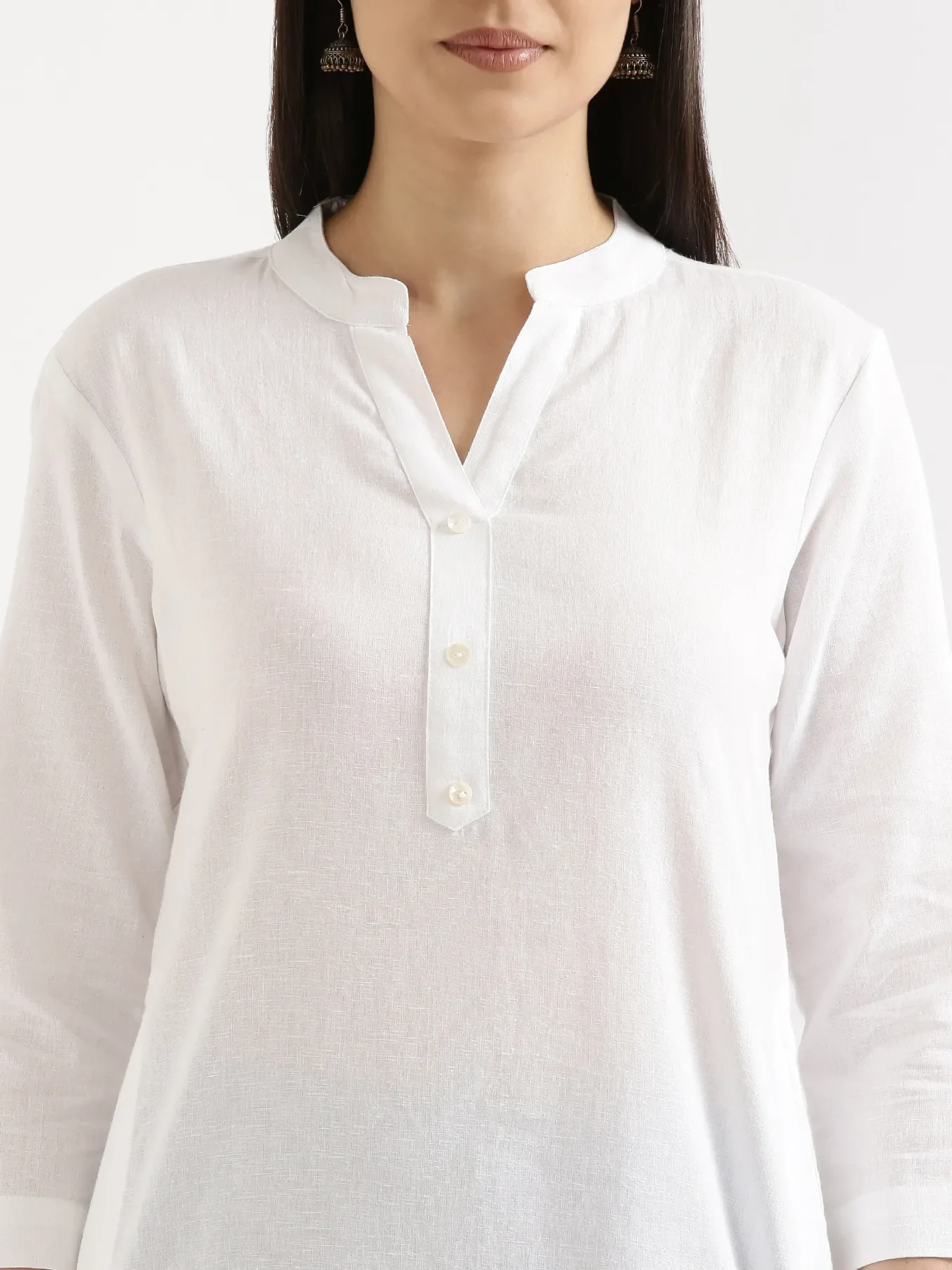 Women White Airy Linen Long Kurta & English Blue Viscose Palazzo Pant Set - Image 5