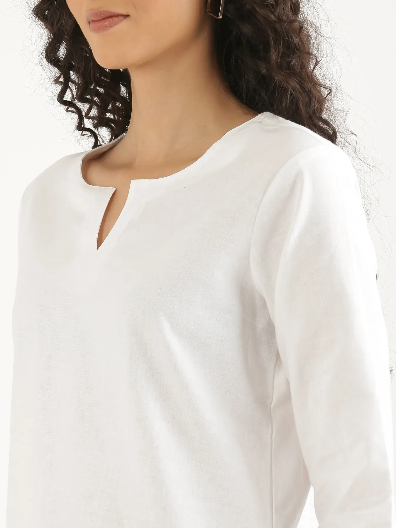 Women White Airy Linen Split Neck Short Kurta - Image 6