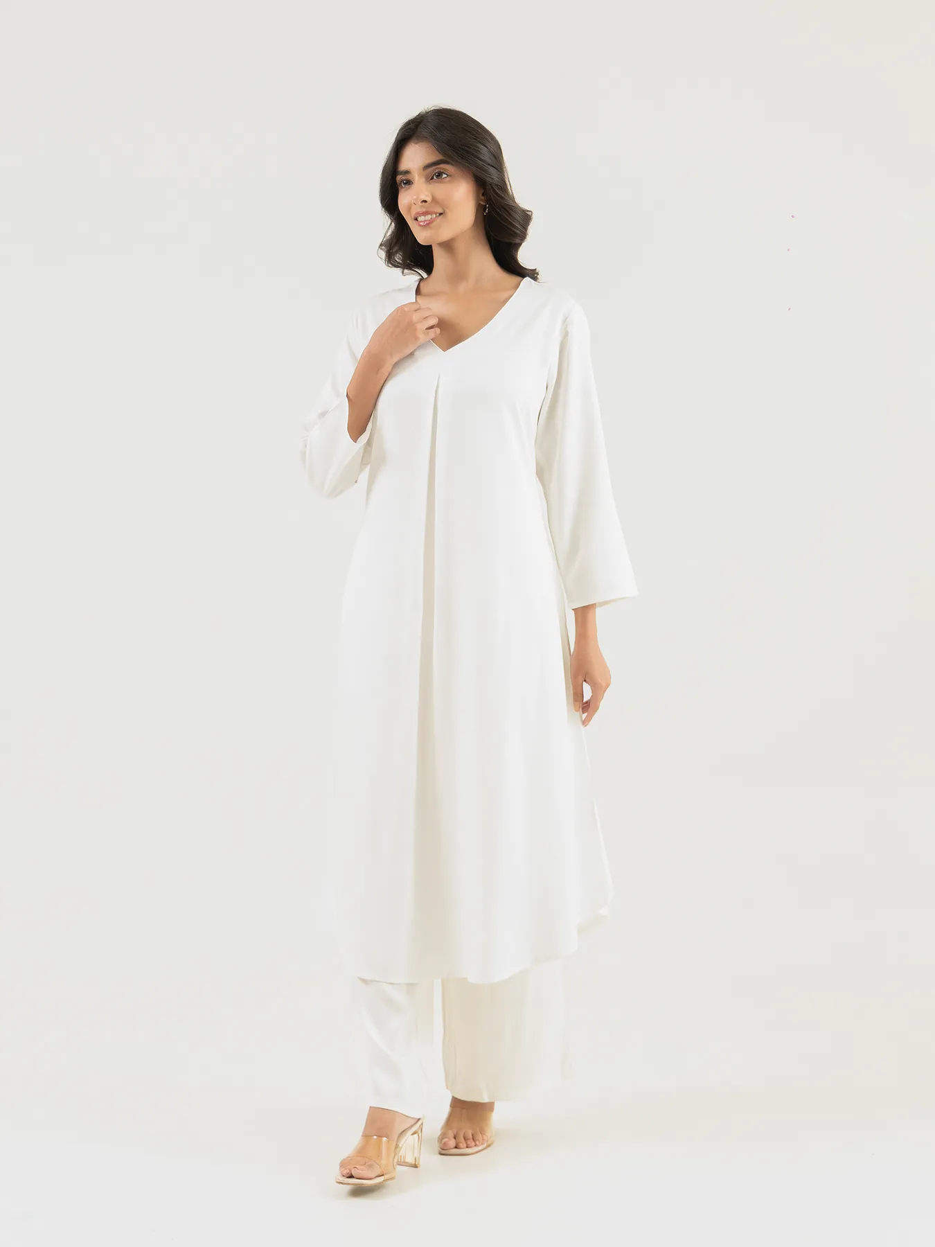 Women White Flowy Pleated Kurta - Image 3