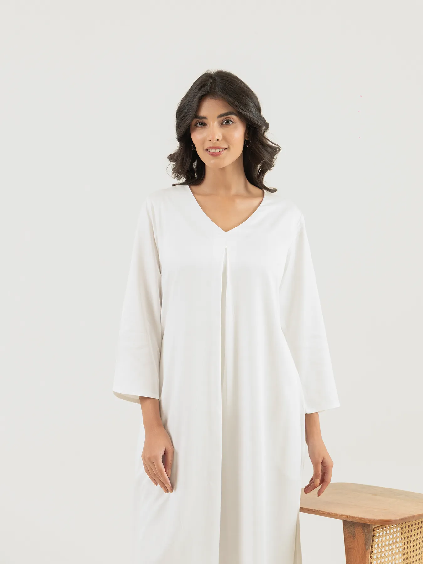 Women White Flowy Pleated Kurta - Image 7