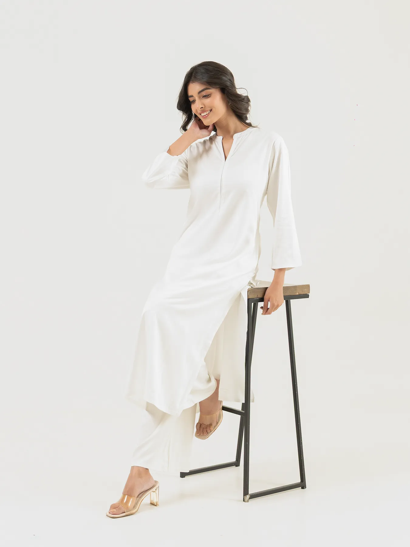 Women White Flowy Pleated Kurta - Image 8