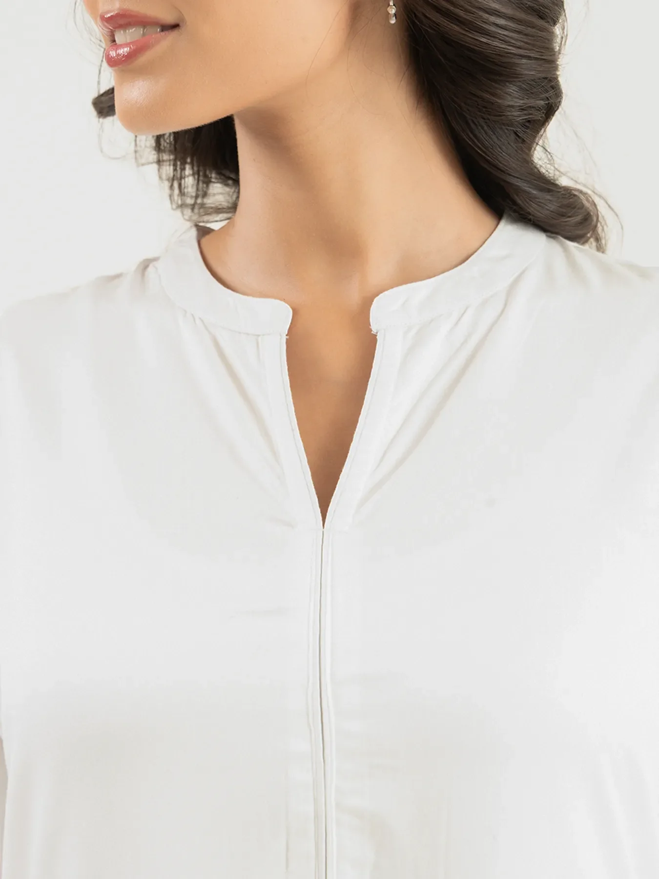 Women White Flowy Straight Long Kurta - Image 5