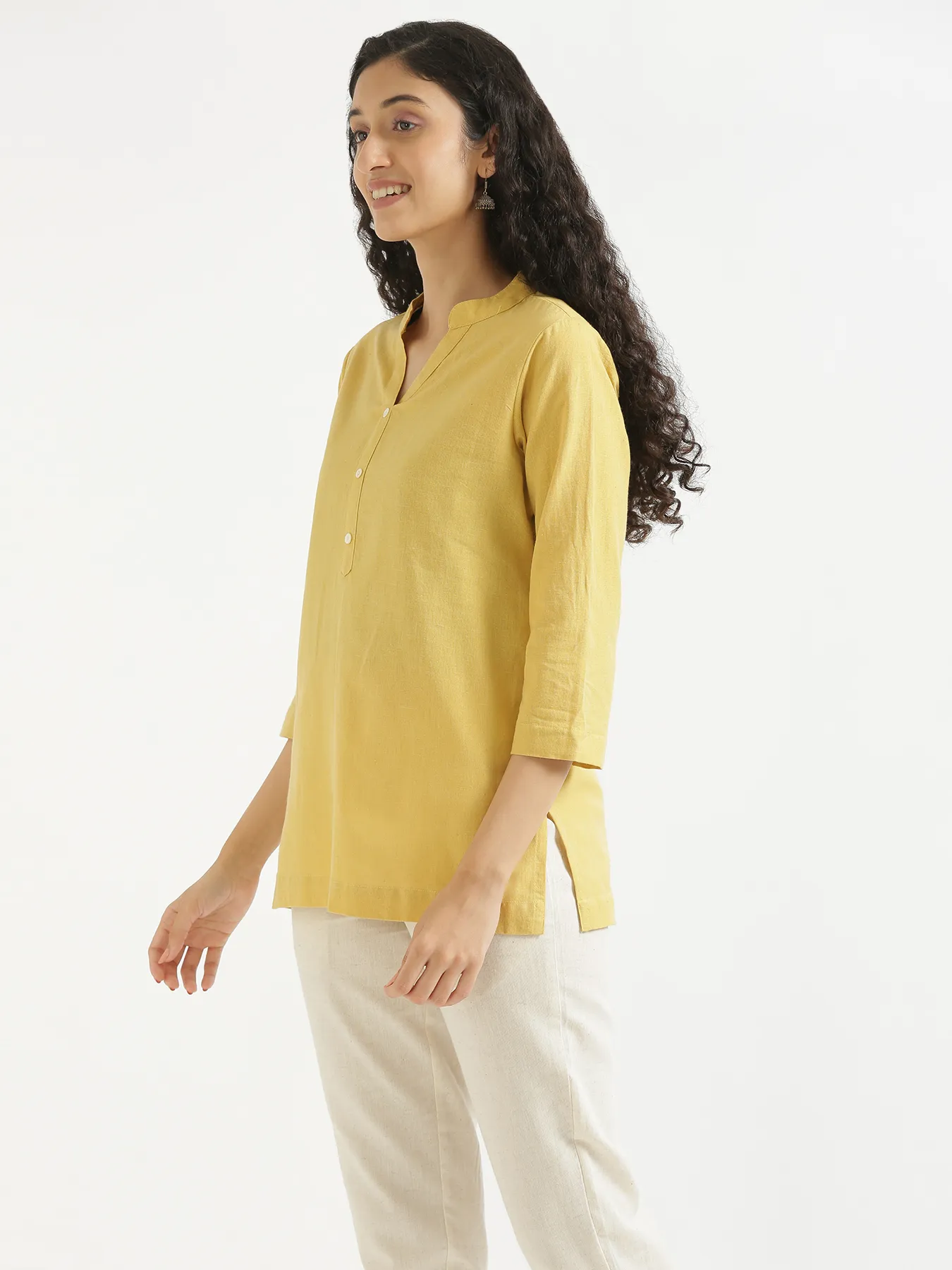 Women Yellow Airy Linen Short Kurta - Image 4